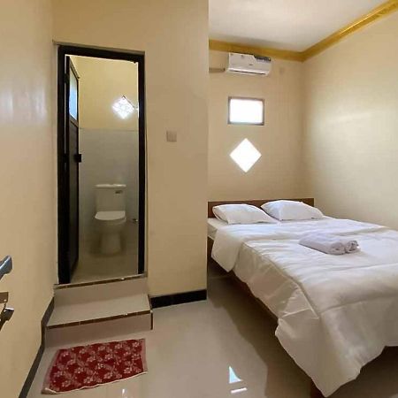 Palace Syariah Homestay Redpartner Banyuwangi  Esterno foto