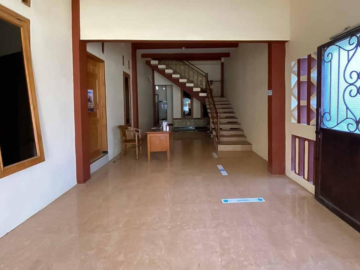 Palace Syariah Homestay Redpartner Banyuwangi  Esterno foto