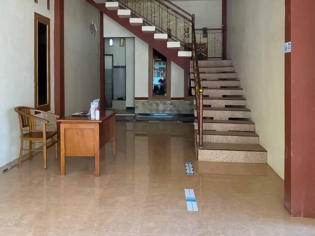 Palace Syariah Homestay Redpartner Banyuwangi  Esterno foto